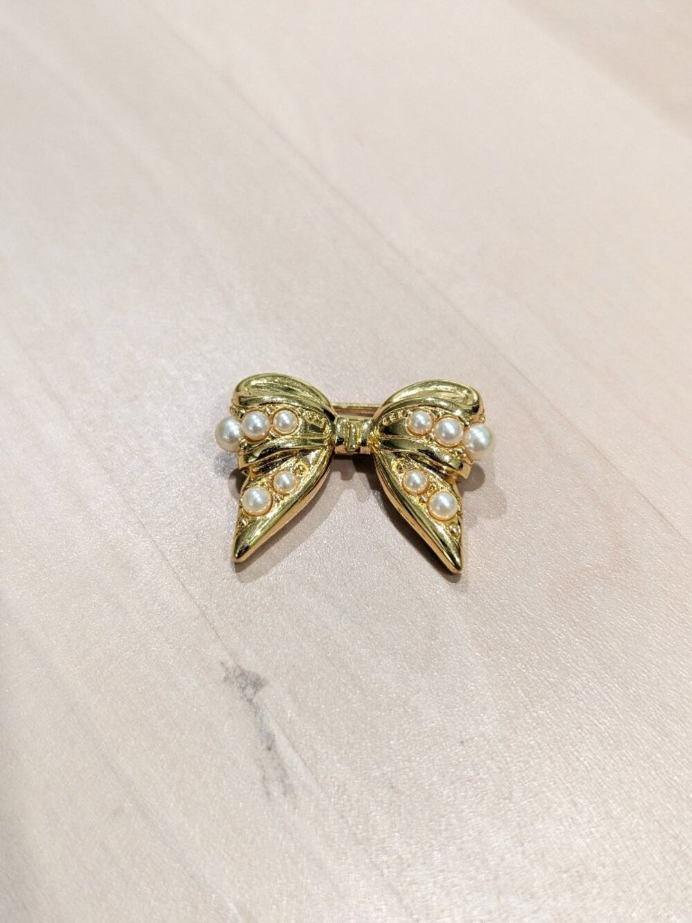 Vintage Joan Rivers Gold Bow Brooch with Faux Pearls